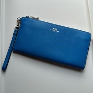 NWOT Coach Wristlet Travel Wallet